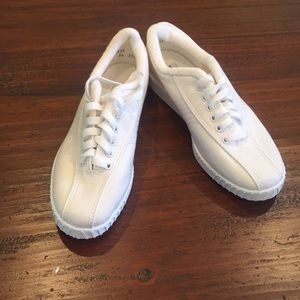 NEW VINTAGE BONJOUR whIte canvas sneakers.